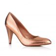   Inspiration stars, le métallique glamour, le bon shopping :   
 Escarpins 3 Suisses, 49,99 € sur  3suisses.fr   