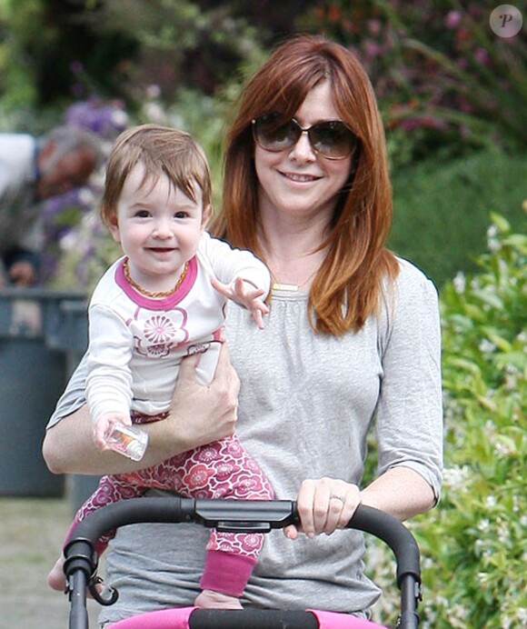 Alyson Hannigan et sa fille Keeva à Brentwood, Los Angeles, le 10 juin 2013.