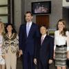 Letizia et Felipe d'Espagne avec le prince héritier Naruhito du Japon le 11 juin 2013 au Théâtr royal à Madrid, pour le concert de gala à l'occasion du lancement de l'année duelle Espagne-Japon en l'honneur des 400 ans de relations diplomatiques entre les deux pays.