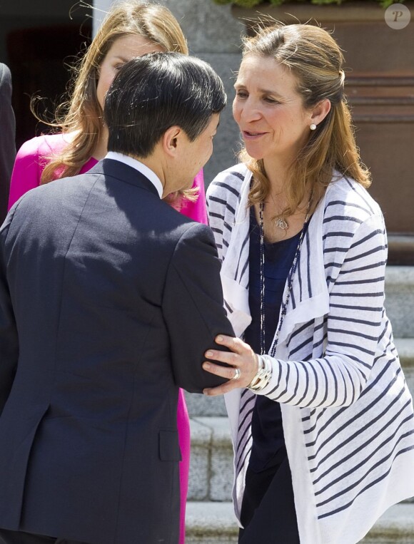 Elena d'Espagne lors de la cérémonie de bienvenue pour le déjeuner offert au palais de la Zarzuela le 11 juin 2013 à Madrid en l'honneur du prince héritier Naruhito du Japon, en visite officielle du 10 au 15 juin à l'occasion de l'année Espagne-Japon pour les 400 ans de relations diplomatiques entre les deux pays.