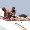 Le footballeur Kevin-Prince Boateng en vacances avec sa fiancée Melissa Satta à Formentera le 9 juin 2013.