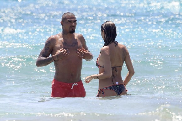 Kevin-Prince Boateng avec sa compagne Melissa Satta en vacances à Ibiza, le 11 Juin 2013.