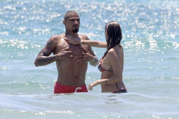 Kevin-Prince Boateng avec sa compagne Melissa Satta en vacances à Ibiza, le 11 Juin 2013.