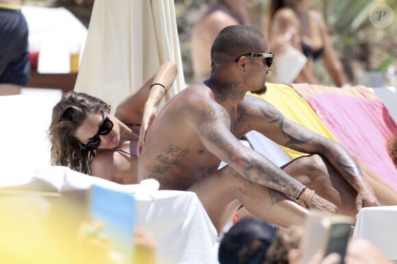 Kevin-Prince Boateng avec sa compagne Melissa Satta en vacances à Ibiza, le 11 Juin 2013.