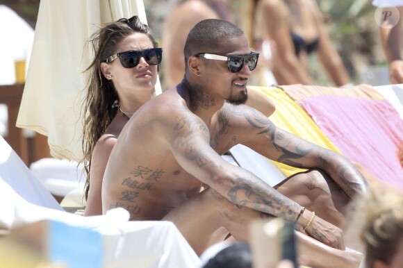 Kevin-Prince Boateng avec sa compagne Melissa Satta en vacances à Ibiza, le 11 Juin 2013.