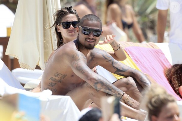 Kevin-Prince Boateng avec sa compagne Melissa Satta en vacances à Ibiza, le 11 Juin 2013.