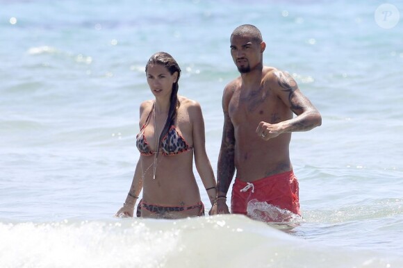 Kevin-Prince Boateng avec sa compagne Melissa Satta en vacances à Ibiza, le 11 Juin 2013.