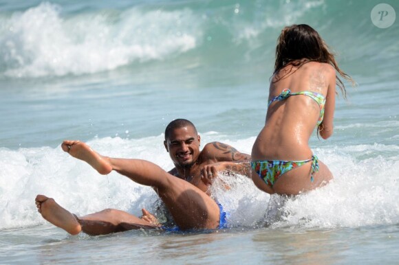 Le footballeur Kevin-Prince Boateng et sa jolie fiancée Melissa Satta en vacances a Ibiza le 10 juin 2013.