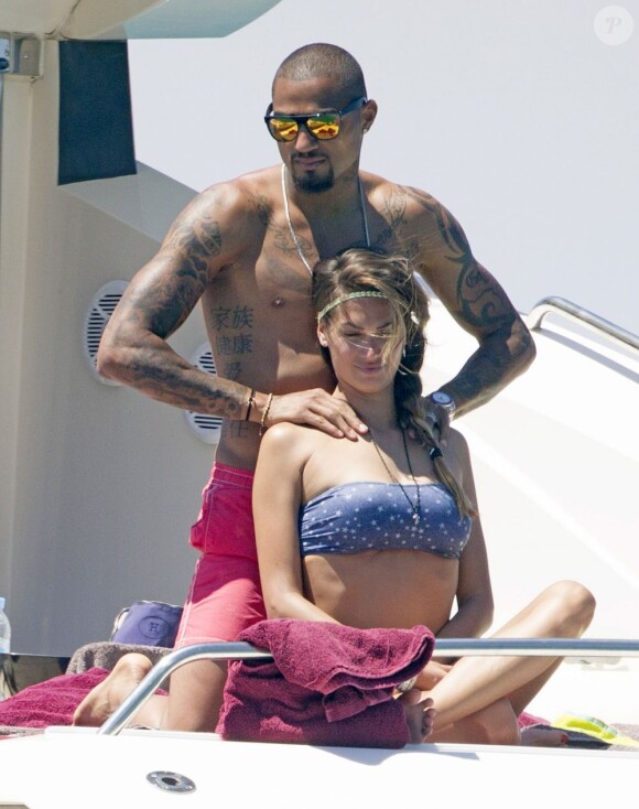Kevin-Prince Boateng passe des vacances à Ibiza avec sa fiancée Melissa le 9 juin 2013.
