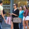 Irina Shayk fait du shopping dans une boutique de lingerie Agent Provocateur à New York le 17 juin 2013.