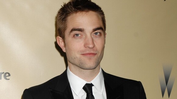 Robert Pattinson : Séducteur pour Dior, il succombe aux charmes d'une blonde