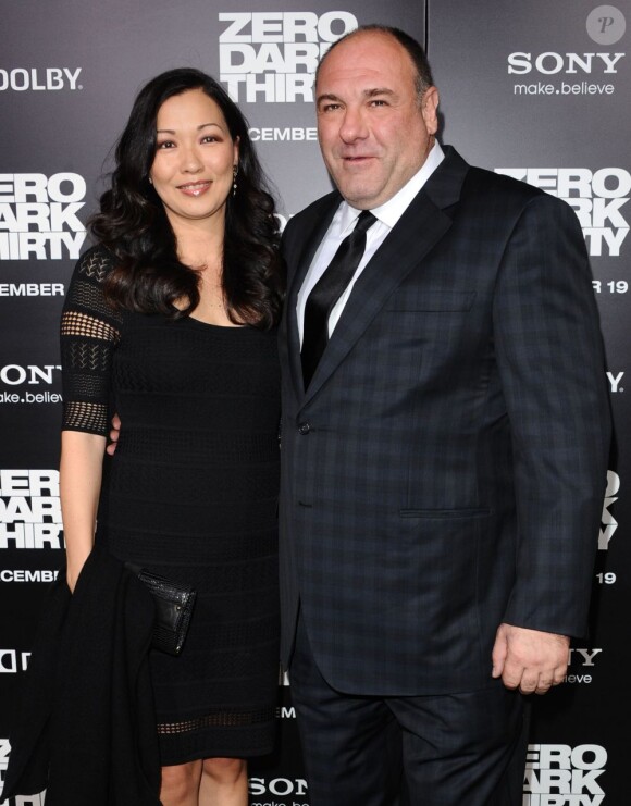 James Gandolfini et son épouse Deborah Lin lors de l'avant-première de Zero Dark Thirty au Dolby Theatre de Hollywood le 10 décembre 2010