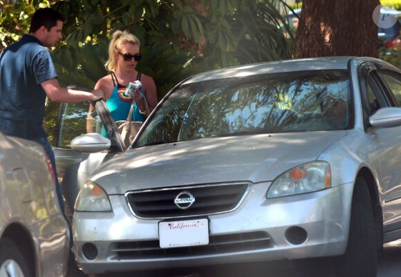 Britney Spears de sortie avec son petit ami David Lucado à Los Angeles, le 20 juin 2013.