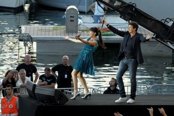 Nolwenn Leroy et Patrick Bruel lors de la fête de la musique sur France 2 et en direct de Marseille le 21 juin 2013.