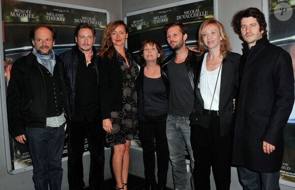 Denis Podalydès, Benoît Magimel, Julie Ferrier, la réalisatrice Diane Kurys, Nicolas Duvauchelle, Sylvie Testud et Clément Sibony à la première du film Pour une Femme au cinéma Publicis des Champs-Elysées à Paris le 24 juin 2013.