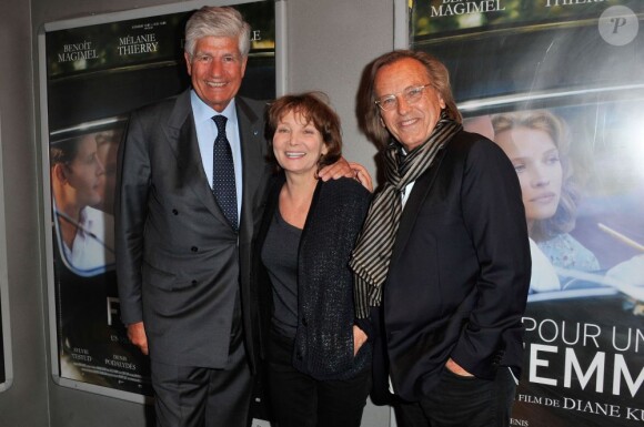 Maurice Lévy, la réalisatrice Diane Kurys et le producteur Alexandre Arcady à la première du film Pour une Femme au cinéma Publicis des Champs-Elysées à Paris le 24 juin 2013.