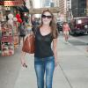 Carla Bruni se promène dans les rues de New York, le 25 juin 2013.