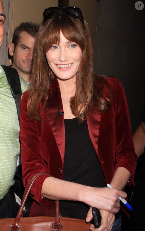 Carla Bruni se rend sur l'émission américaine "The Today Show" à New York, le 25 juin 2013.