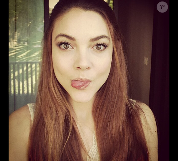 Solweig Lizlow, l'ex-Miss météo de Canal + posete régulièrent des photos d'elle sur son compte Instagram... et adore tirer la langue.