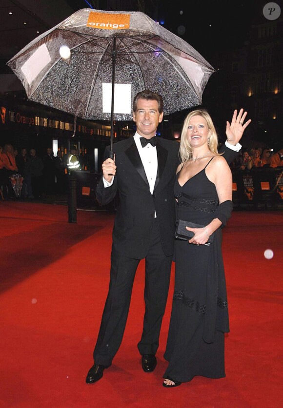 Pierce Brosnan et sa fille Charlotte aux BAFTA le 19 février 2006.
