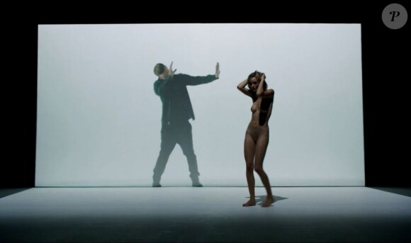 Justin Timberlake s'entoure de femmes dénudées dans le clip de son nouveau titre Tunnel Vision.