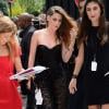 L'actrice Kristen Stewart arrive à la Villa Montmorency pour assister au défilé haute couture de Zuhair Murad. Paris, le 4 juillet 2013.