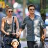 Belle journée ensoleillée pour Orlando Bloom, son épouse Miranda Kerr et leur fils Flynn qui se baladent à Central Park le 4 juillet 2013 à New York