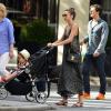 Orlando Bloom, son épouse Miranda Kerr et leur fils Flynn se baladent à Central Park le 4 juillet 2013 à New York