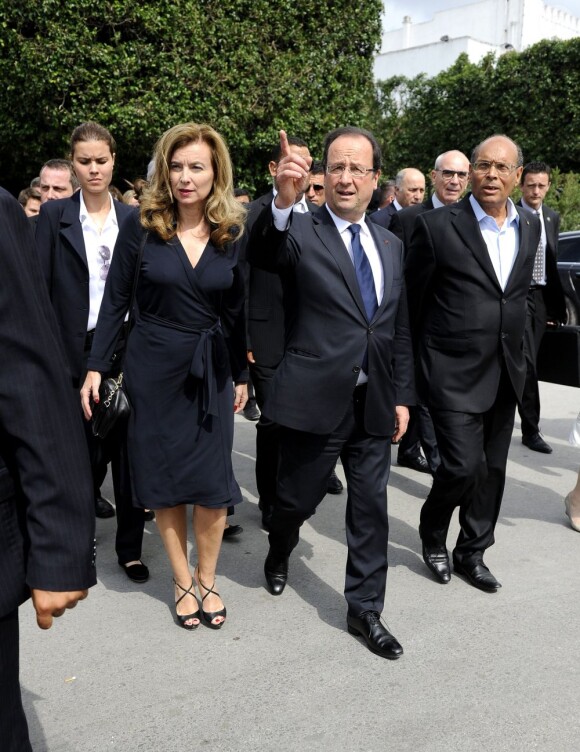 François Hollande et sa compagne Valérie Trierweiler lors d'un voyage officiel en Tunisie le vendredi 5 juillet 2013.