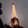 Eva Longoria a posté une photo de la Tour Eiffel. Elle est actuellement à Paris avec son amoureux Ernesto Arguello. Juillet 2013.