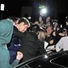 Andy Murray protégé par la sécurité après un dîner chez Nobu à Londres le 8 juillet 2013 avec sa belle Kim Sears