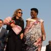 Valérie Trierweiler arrive à l'aéroport pour une visite humanitaire à Bujumbura au Burundi le 9 juillet 2013.