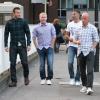 David Beckham a retrouvé avec le sourire ses compères Paul Scholes, Nicky Butt, Ryan Giggs, Gary Neville et Phil Neville, tous formés à Manchester United où ils ont connu la gloire au Artisan Bar & Restaurant à Manchester le 8 juillet 2013