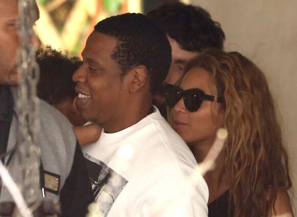 Jay Z, Beyoncé Knowles et leur fille Blue Ivy sont allés déjeuner au restaurant Septime à Paris. Le 25 avril 2013.