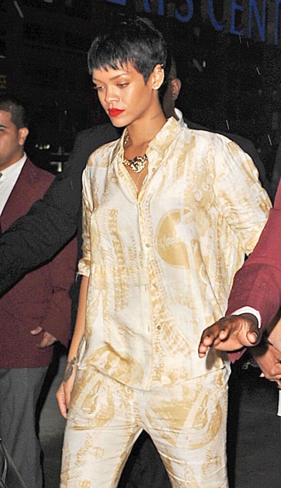 La chanteuse Rihanna arrive à la soirée donnée par Jay-Z au Barclay Center à New York. Le 27 septembre 2012.