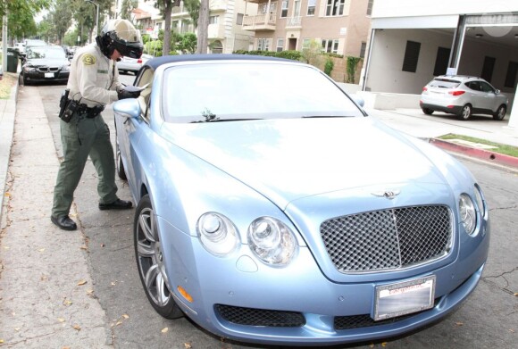 La blonde Paris Hilton se fait arrêter par la police et prend une contravention à Beverly Hills 11 juillet 2013.
