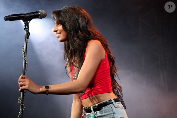 Tal sur la scène du Trianon à Paris pour l'initiative Orange Rockcorps, le 11 jullet 2013.