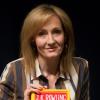 J.K. Rowling présente son livre Une place à prendre, à Bath au Royaume-Uni, le 8 mars 2013.