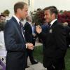 Le prince William et David Beckham lors d'une rencontre au consul britannique de Los Angeles le 8 juillet 2011