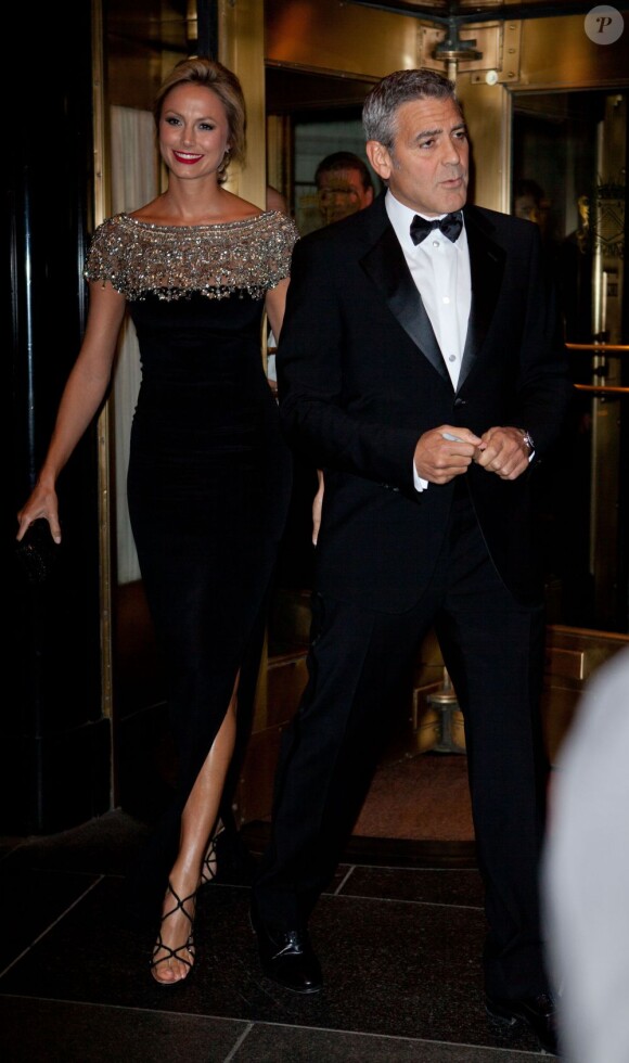 George Clooney et Stacy Keibler quittant leur hôtel à New York le 11 janiver 2012