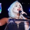 Lady Gaga chante l'hymne américain lors du lancement de la gay pride new-yorkaise, le 28 juin 2013.