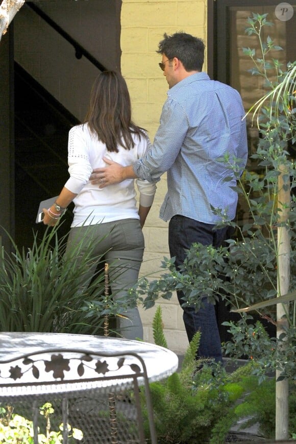Jennifer Garner et Ben Affleck gentleman entrent dans un bureau à Encino, Californie, le 16 juillet 2013.