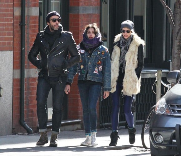 Lourdes avec son père Carlos Leon, avec une amie, à Soho à New York, le 3 mars 2013.