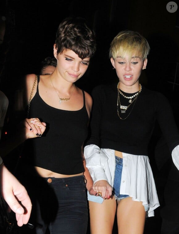 Miley Cyrus faisait la fête dans dans un club de Soho avec Nicole Scherzinger et Pixie Geldof. Le 21 juillet 2013 à Londres.
