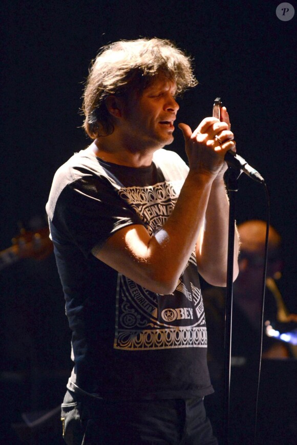 Bertrand Cantat sur scène pour le spectacle "Dernières nouvelles de Frau Major" en hommage à Alain Bashung, présenté au 104 à Paris, le 29 mars 2013.