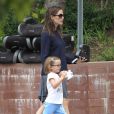 Jennifer Garner et son aînée Violet vont chercher l'adorable Seraphina dans un centre de loisirs à Pacific Palisades, le 24 juillet 2013.