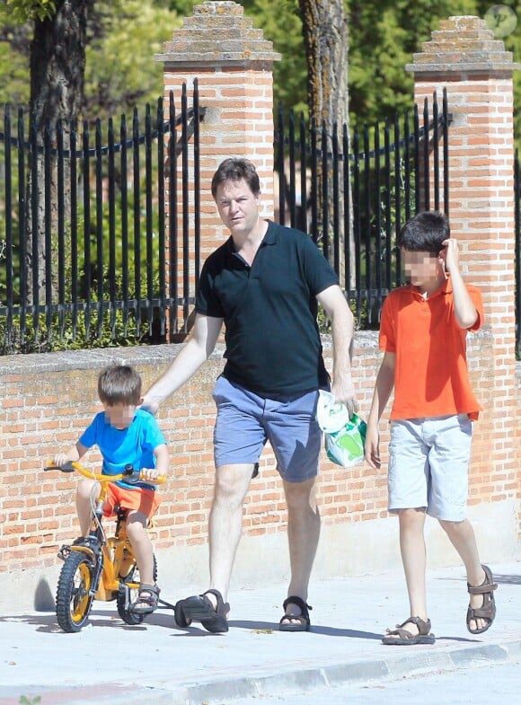 Nick Clegg (Vice-Premier ministre du Royaume-Uni) passe ses vacances avec son épouse Miriam et ses enfants Antonio, Miguel et Alberto à Olmedo en Espagne le 25 juillet 2013. 