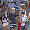 La reine Sofia d'Espagne accompagnait ses petits-enfants Felipe et Victoria, avec leur mère l'infante Elena, et Juan Valentin, Pablo, Miguel et Irene, avec leur mère l'infante Cristina, à l'école de voile à Palma de Majorque le 29 juillet 2013.