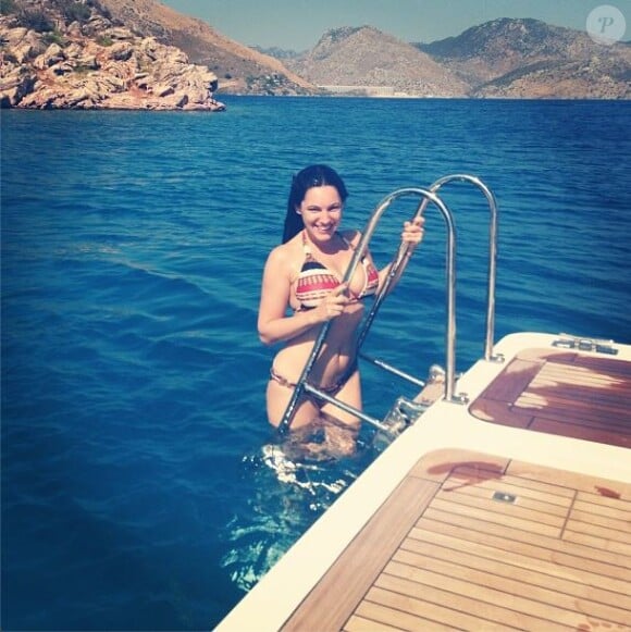 Kelly Brook en vacances en Grèce.