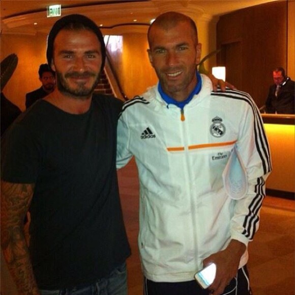 David Beckham a retrouvé Zinédine Zidane en rendant visite aux joueurs de son ancien club, le Real Madrid, au cours d'une séance d'entraînement sur le campus de l'université UCLA à Los Angeles. Le 30 juillet 2013.